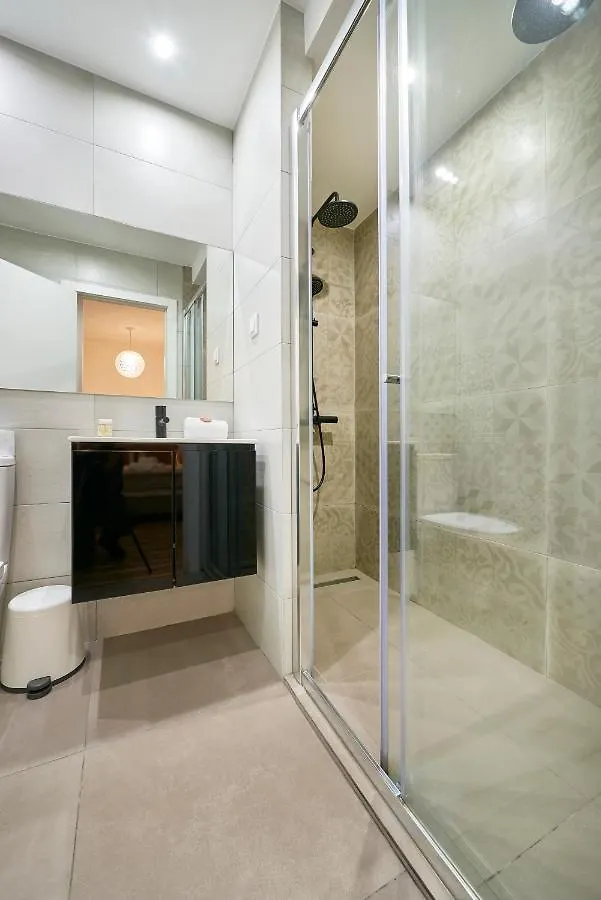 Charming Apartment In Historic Center Lisbon