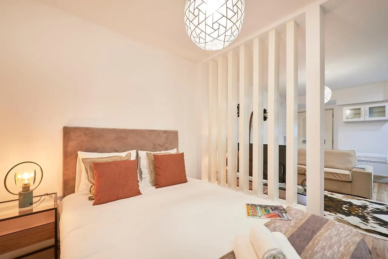Charming Apartment In Historic Center Lisbon