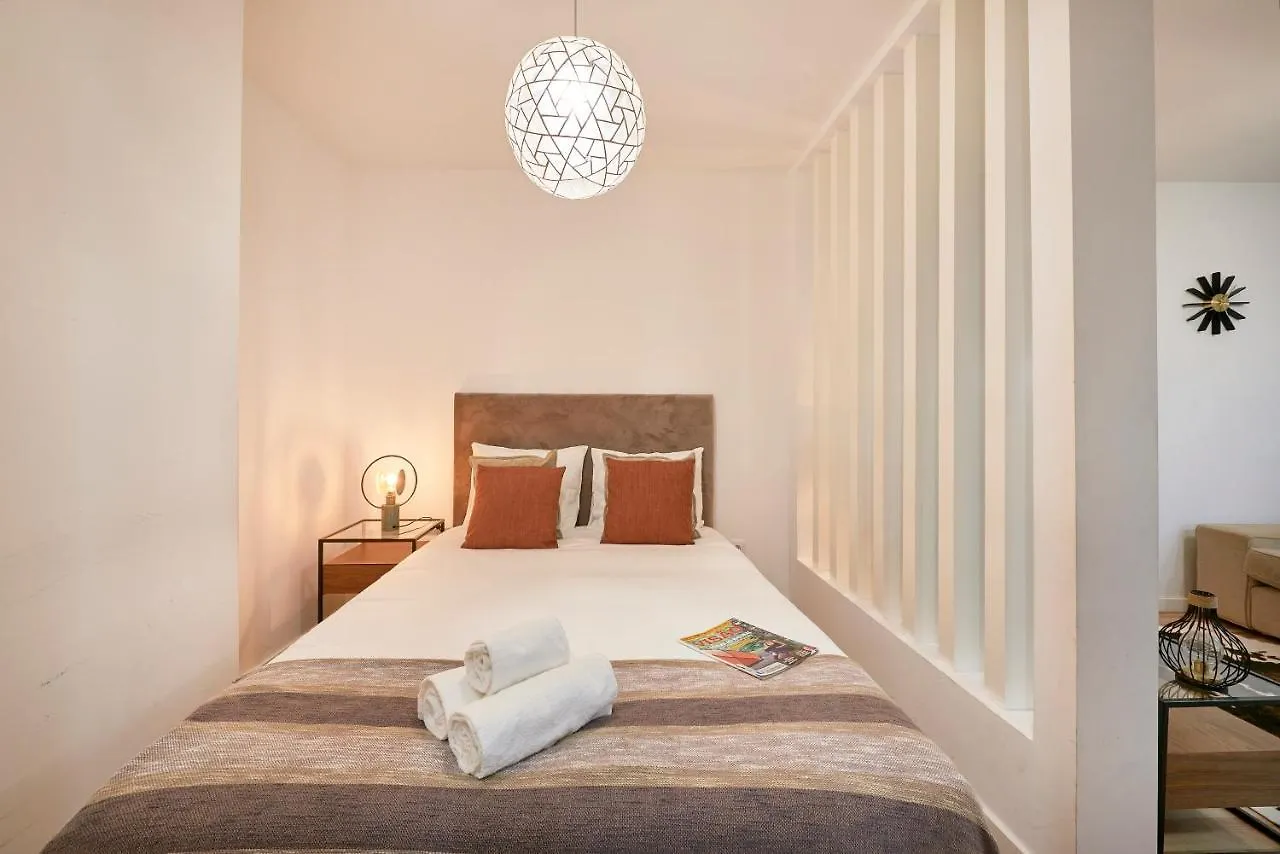 Charming Apartment In Historic Center Lisbon